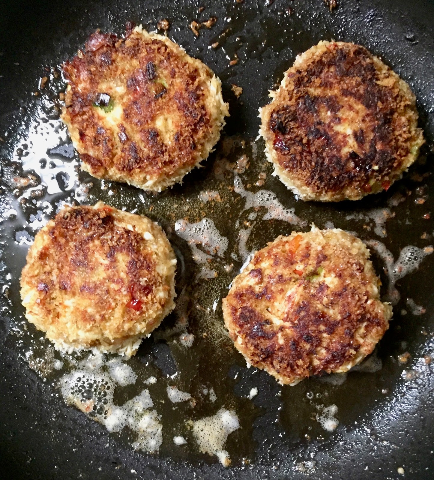 Gulf Coast Crab Cakes with Lemon Butter C H E W I N G T H E F A T